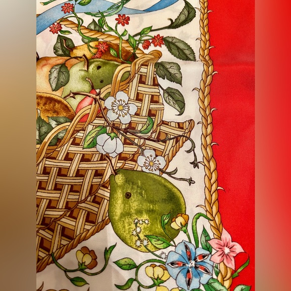 VINTAGE GUCCI 1970s Silk Scarf /Vittorio Accornero Floral Butterfly Fruit Print - Picture 8 of 12